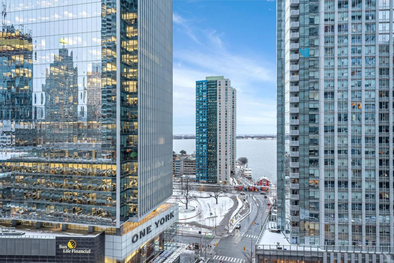 Apartment Sleek 2bd Near Scotiabank Union Water Mtcc Toronto