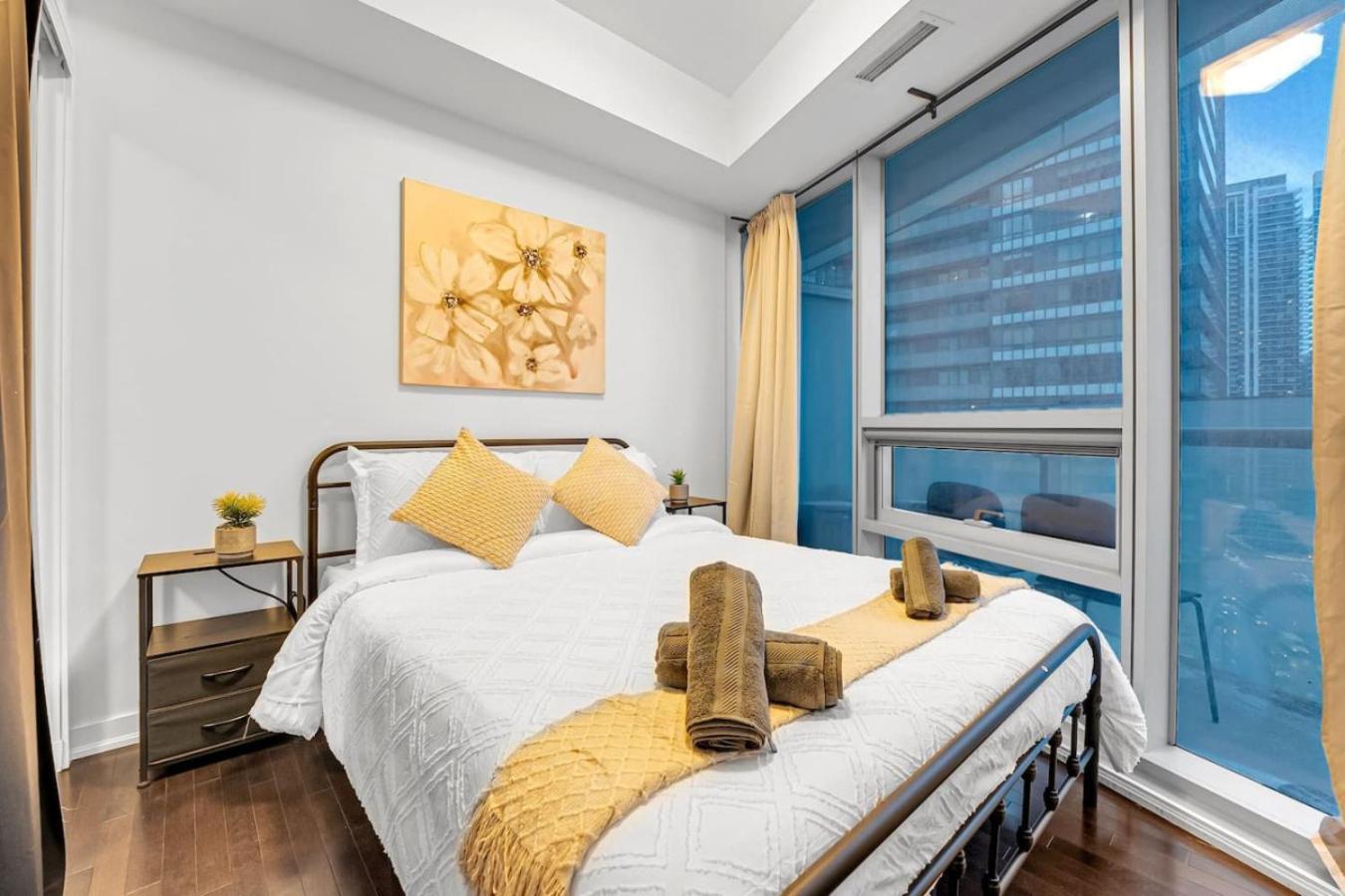 Sleek 2bd Near Scotiabank Union Water Mtcc Apartment *