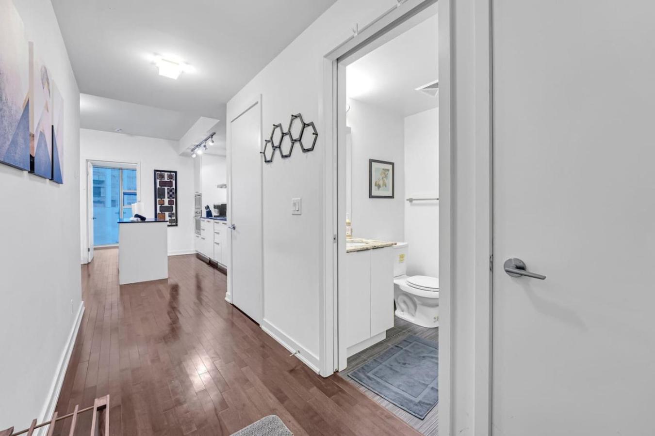 Apartment Sleek 2bd Near Scotiabank Union Water Mtcc *