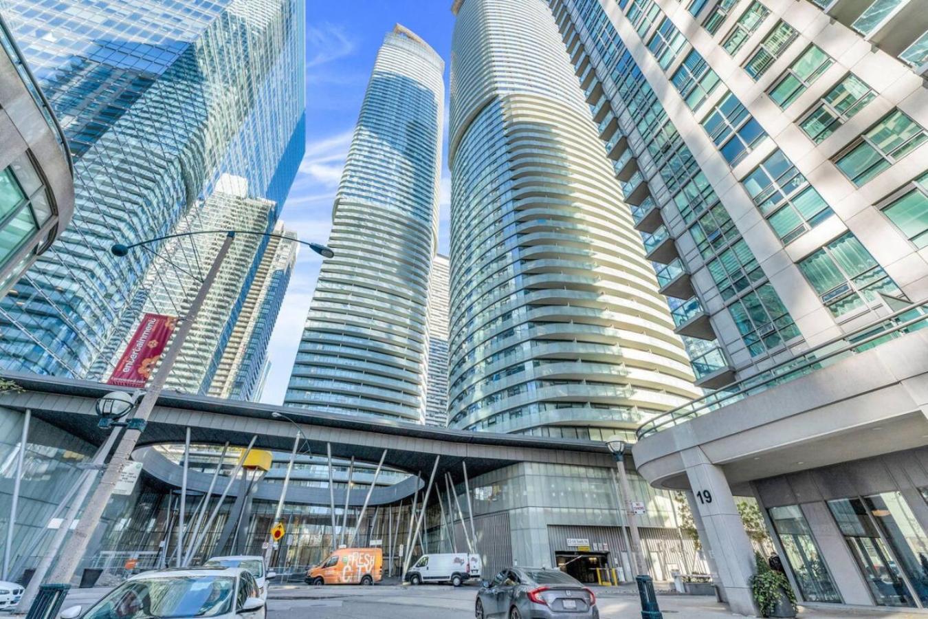 Sleek 2bd Near Scotiabank Union Water Mtcc *
